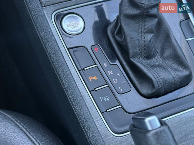 Синій Фольксваген Пассат, об'ємом двигуна 1.8 л та пробігом 248 тис. км за 13900 $, фото 26 на Automoto.ua