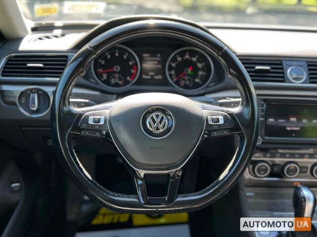 Синій Фольксваген Пассат, об'ємом двигуна 1.8 л та пробігом 127 тис. км за 15600 $, фото 15 на Automoto.ua