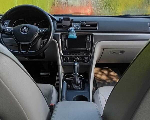 Синій Фольксваген Пассат, об'ємом двигуна 1.8 л та пробігом 110 тис. км за 14500 $, фото 5 на Automoto.ua