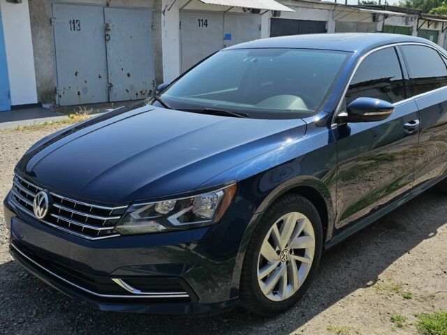 Синий Фольксваген Пассат, объемом двигателя 2 л и пробегом 117 тыс. км за 15950 $, фото 1 на Automoto.ua