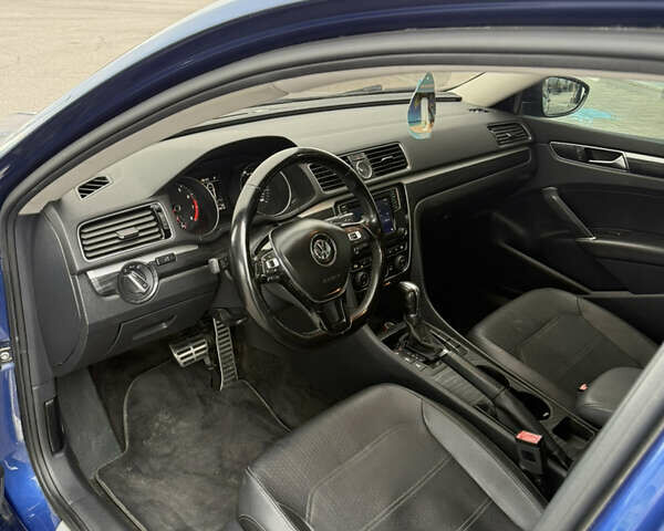 Синий Фольксваген Пассат, объемом двигателя 1.8 л и пробегом 276 тыс. км за 10999 $, фото 16 на Automoto.ua