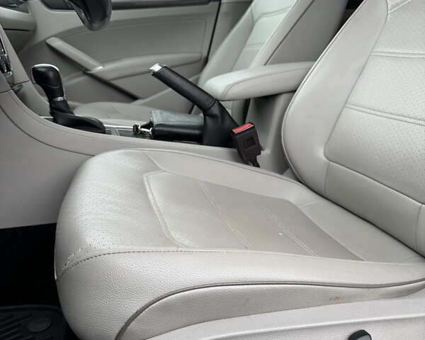 Синий Фольксваген Пассат, объемом двигателя 1.8 л и пробегом 160 тыс. км за 12950 $, фото 36 на Automoto.ua