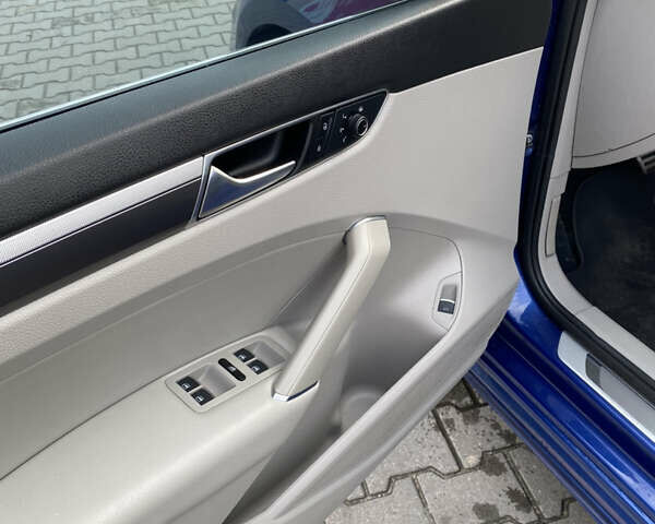 Синий Фольксваген Пассат, объемом двигателя 1.8 л и пробегом 137 тыс. км за 13700 $, фото 26 на Automoto.ua