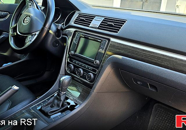 Синий Фольксваген Пассат, объемом двигателя 2 л и пробегом 117 тыс. км за 16850 $, фото 7 на Automoto.ua