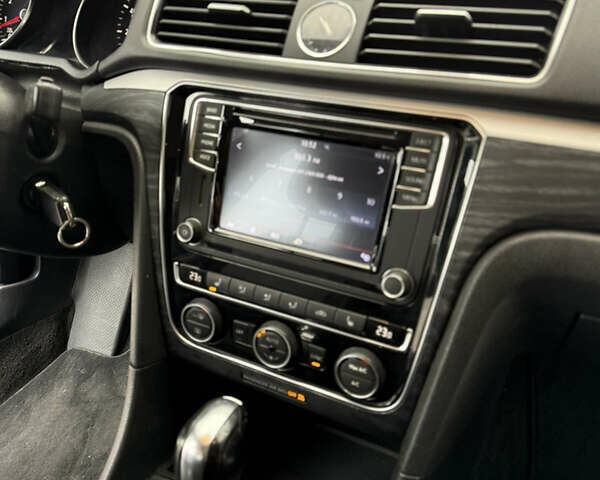 Синий Фольксваген Пассат, объемом двигателя 1.8 л и пробегом 276 тыс. км за 10999 $, фото 20 на Automoto.ua