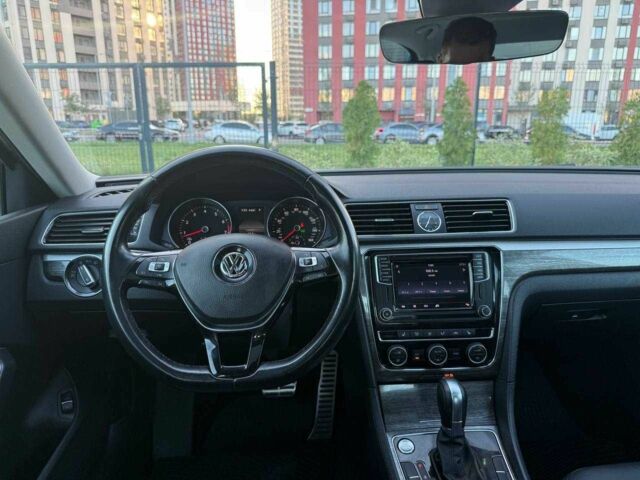 Синий Фольксваген Пассат, объемом двигателя 1.8 л и пробегом 246 тыс. км за 13900 $, фото 20 на Automoto.ua