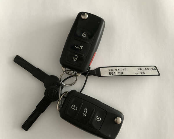 Синий Фольксваген Пассат, объемом двигателя 1.8 л и пробегом 118 тыс. км за 15900 $, фото 15 на Automoto.ua