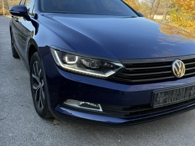 Синій Фольксваген Пассат, об'ємом двигуна 2 л та пробігом 226 тис. км за 20500 $, фото 5 на Automoto.ua