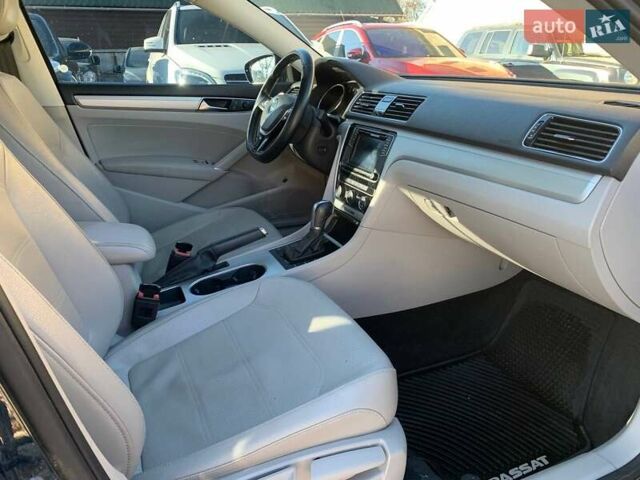 Фольксваген Пассат 2018 у Коломые на Automoto.ua Синій Фольксваген Пассат, об'ємом двигуна 1.98 л та пробігом 140 тис. км за 13699 $, фото 15 на Automoto.ua