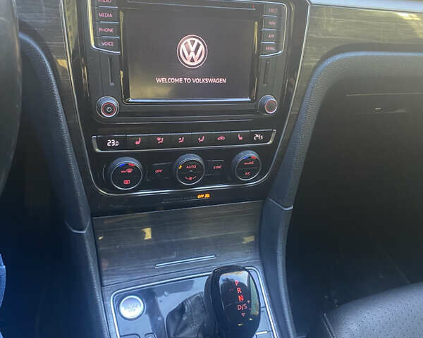 Синий Фольксваген Пассат, объемом двигателя 1.98 л и пробегом 104 тыс. км за 14500 $, фото 10 на Automoto.ua