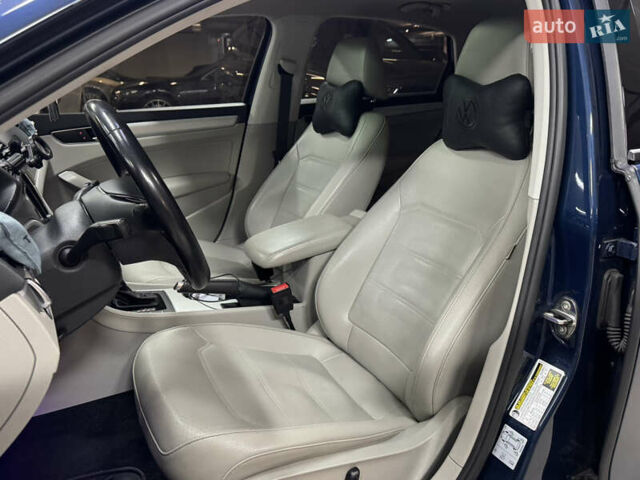 Синий Фольксваген Пассат, объемом двигателя 2 л и пробегом 90 тыс. км за 15800 $, фото 7 на Automoto.ua