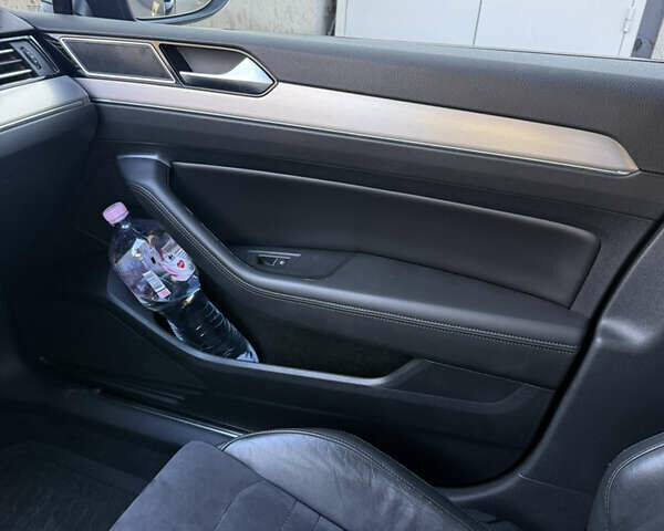 Синий Фольксваген Пассат, объемом двигателя 1.97 л и пробегом 227 тыс. км за 20500 $, фото 27 на Automoto.ua