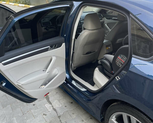 Синий Фольксваген Пассат, объемом двигателя 1.98 л и пробегом 110 тыс. км за 15000 $, фото 13 на Automoto.ua