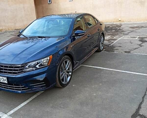 Синий Фольксваген Пассат, объемом двигателя 2 л и пробегом 71 тыс. км за 16500 $, фото 1 на Automoto.ua