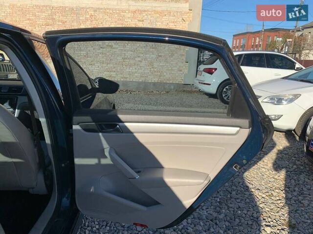 Фольксваген Пассат 2018 у Коломые на Automoto.ua Синій Фольксваген Пассат, об'ємом двигуна 1.98 л та пробігом 140 тис. км за 13699 $, фото 9 на Automoto.ua