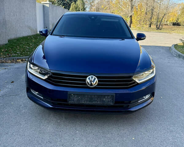 Синий Фольксваген Пассат, объемом двигателя 1.97 л и пробегом 227 тыс. км за 20500 $, фото 2 на Automoto.ua