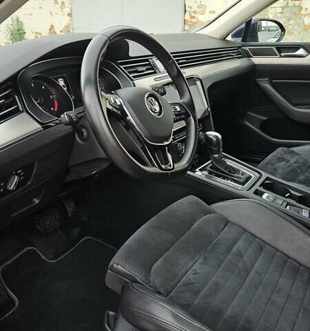 Синий Фольксваген Пассат, объемом двигателя 1.97 л и пробегом 229 тыс. км за 23000 $, фото 7 на Automoto.ua