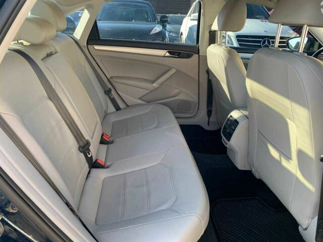 Фольксваген Пассат 2018 в Коломые на Automoto.ua Синий Фольксваген Пассат, объемом двигателя 2 л и пробегом 140 тыс. км за 13699 $, фото 11 на Automoto.ua