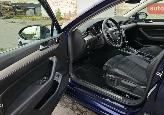 Синий Фольксваген Пассат, объемом двигателя 1.97 л и пробегом 229 тыс. км за 23000 $, фото 8 на Automoto.ua