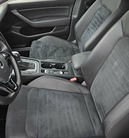 Синий Фольксваген Пассат, объемом двигателя 1.97 л и пробегом 229 тыс. км за 23000 $, фото 6 на Automoto.ua