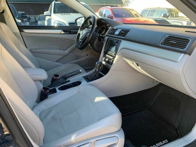 Фольксваген Пассат 2018 в Коломые на Automoto.ua Синий Фольксваген Пассат, объемом двигателя 2 л и пробегом 140 тыс. км за 13699 $, фото 12 на Automoto.ua