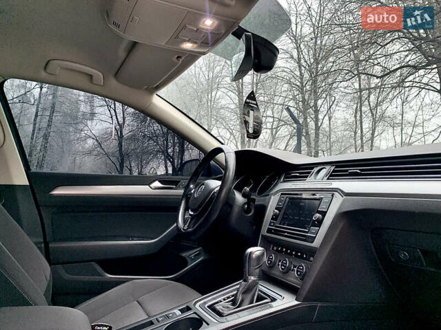 Синій Фольксваген Пассат, об'ємом двигуна 2 л та пробігом 115 тис. км за 19900 $, фото 37 на Automoto.ua