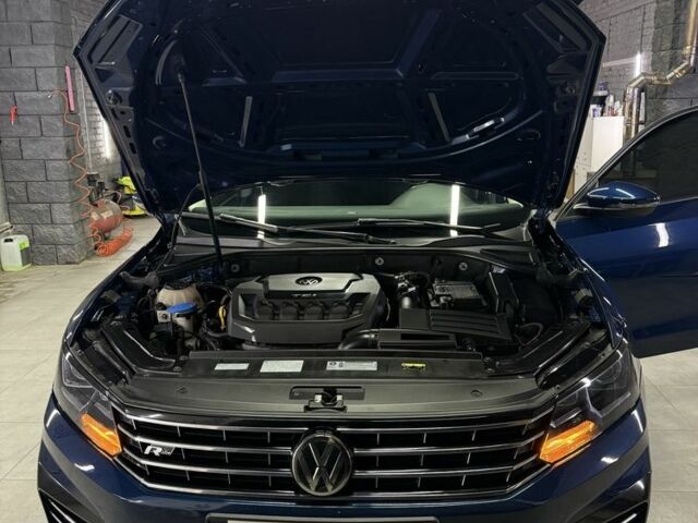 Синий Фольксваген Пассат, объемом двигателя 2 л и пробегом 200 тыс. км за 14200 $, фото 6 на Automoto.ua