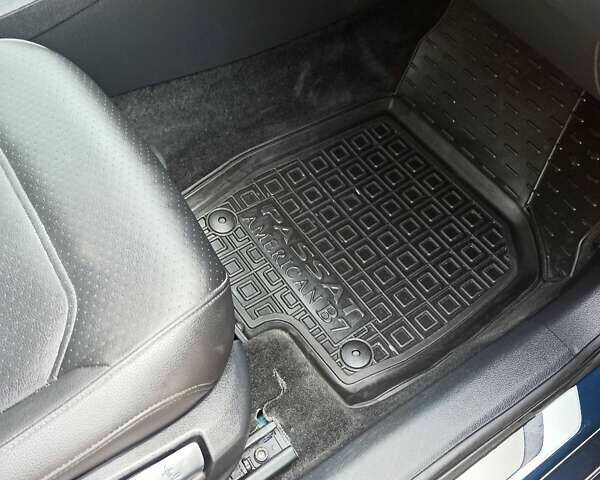 Синий Фольксваген Пассат, объемом двигателя 2 л и пробегом 71 тыс. км за 16500 $, фото 3 на Automoto.ua