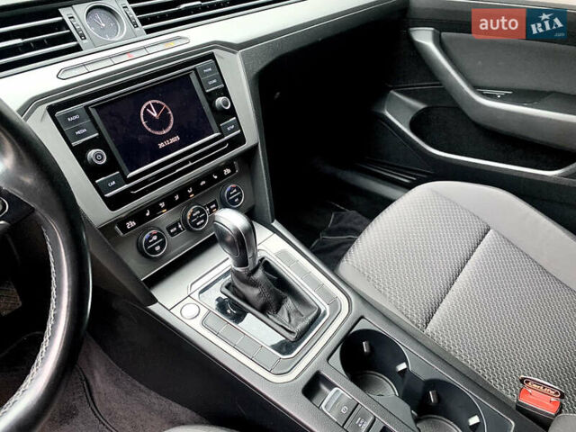 Синій Фольксваген Пассат, об'ємом двигуна 2 л та пробігом 115 тис. км за 19900 $, фото 41 на Automoto.ua