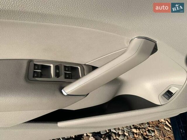 Фольксваген Пассат 2018 у Коломые на Automoto.ua Синій Фольксваген Пассат, об'ємом двигуна 1.98 л та пробігом 140 тис. км за 13699 $, фото 23 на Automoto.ua