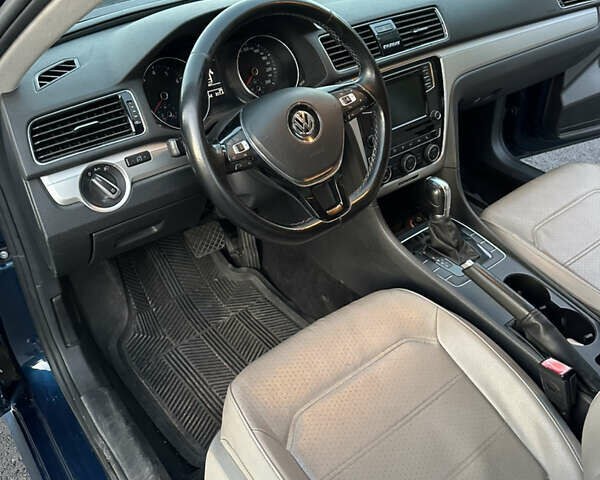 Синий Фольксваген Пассат, объемом двигателя 2 л и пробегом 155 тыс. км за 12500 $, фото 15 на Automoto.ua