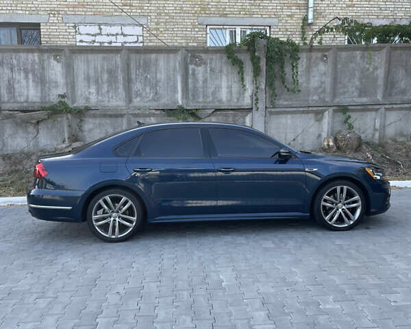 Синий Фольксваген Пассат, объемом двигателя 1.98 л и пробегом 110 тыс. км за 15000 $, фото 5 на Automoto.ua