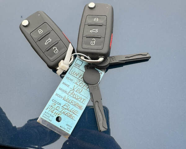 Синий Фольксваген Пассат, объемом двигателя 1.98 л и пробегом 124 тыс. км за 19000 $, фото 4 на Automoto.ua