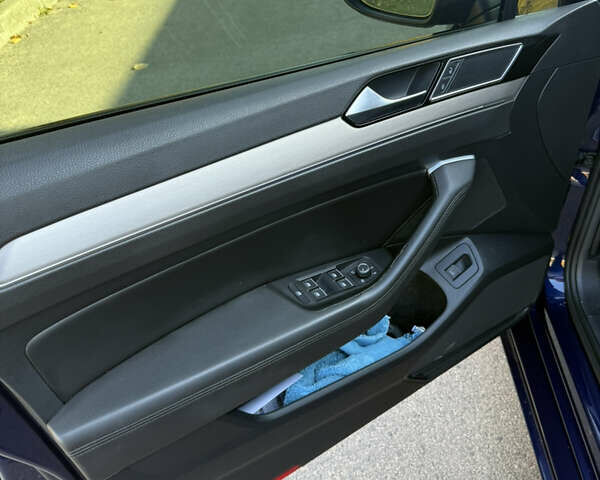 Синий Фольксваген Пассат, объемом двигателя 1.97 л и пробегом 227 тыс. км за 20500 $, фото 21 на Automoto.ua