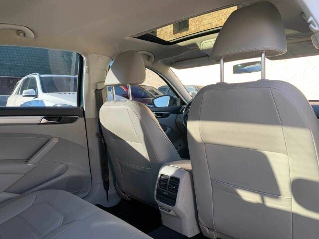 Фольксваген Пассат 2018 в Коломые на Automoto.ua Синий Фольксваген Пассат, объемом двигателя 2 л и пробегом 140 тыс. км за 13699 $, фото 14 на Automoto.ua