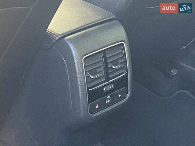 Синий Фольксваген Пассат, объемом двигателя 1.98 л и пробегом 104 тыс. км за 14500 $, фото 9 на Automoto.ua