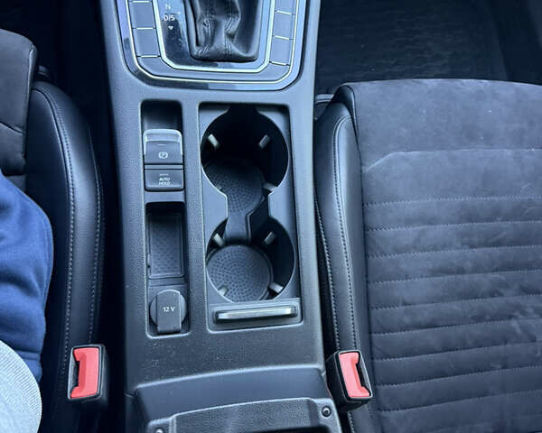 Синий Фольксваген Пассат, объемом двигателя 1.97 л и пробегом 227 тыс. км за 20500 $, фото 28 на Automoto.ua