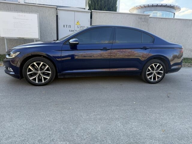 Синій Фольксваген Пассат, об'ємом двигуна 2 л та пробігом 226 тис. км за 20500 $, фото 7 на Automoto.ua