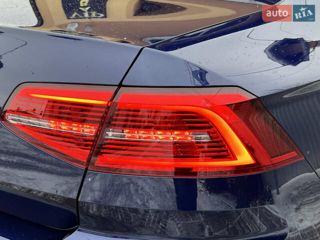 Синий Фольксваген Пассат, объемом двигателя 2 л и пробегом 332 тыс. км за 16599 $, фото 24 на Automoto.ua