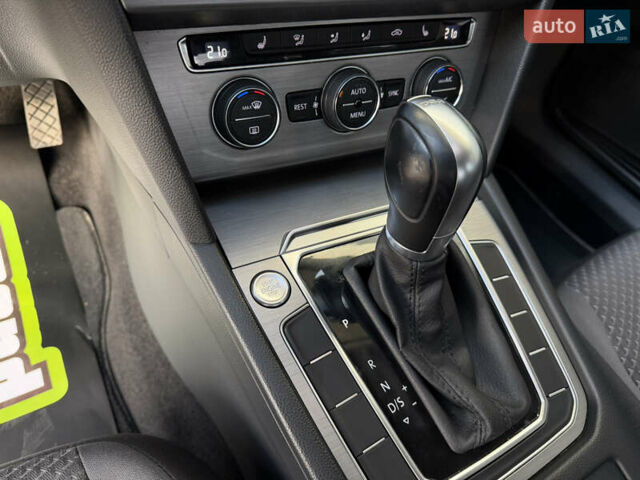 Синий Фольксваген Пассат, объемом двигателя 1.97 л и пробегом 55 тыс. км за 22000 $, фото 12 на Automoto.ua