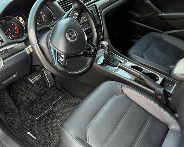 Синій Фольксваген Пассат, об'ємом двигуна 2 л та пробігом 121 тис. км за 16300 $, фото 11 на Automoto.ua