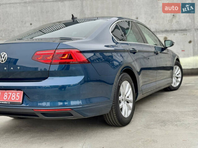 Синий Фольксваген Пассат, объемом двигателя 2 л и пробегом 249 тыс. км за 23300 $, фото 19 на Automoto.ua