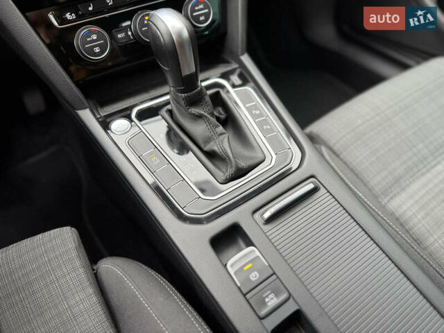 Синий Фольксваген Пассат, объемом двигателя 2 л и пробегом 249 тыс. км за 23300 $, фото 65 на Automoto.ua