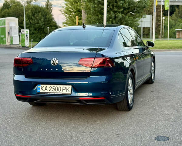 Синий Фольксваген Пассат, объемом двигателя 2 л и пробегом 249 тыс. км за 23300 $, фото 90 на Automoto.ua