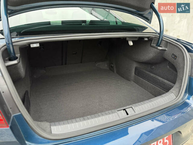 Синий Фольксваген Пассат, объемом двигателя 2 л и пробегом 249 тыс. км за 23300 $, фото 74 на Automoto.ua