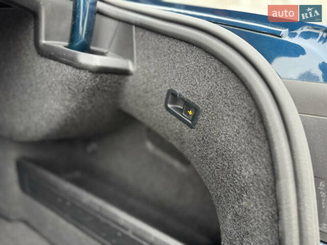 Синий Фольксваген Пассат, объемом двигателя 2 л и пробегом 249 тыс. км за 23300 $, фото 77 на Automoto.ua