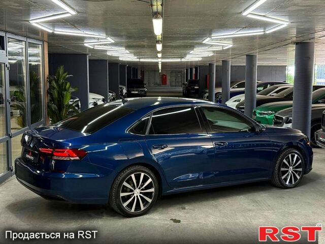 Синій Фольксваген Пассат, об'ємом двигуна 2 л та пробігом 101 тис. км за 16300 $, фото 2 на Automoto.ua