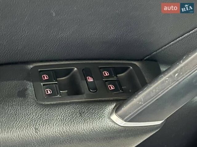 Синий Фольксваген Пассат, объемом двигателя 1.98 л и пробегом 99 тыс. км за 19200 $, фото 10 на Automoto.ua