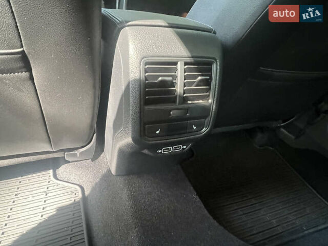 Синій Фольксваген Пассат, об'ємом двигуна 1.98 л та пробігом 62 тис. км за 22800 $, фото 23 на Automoto.ua