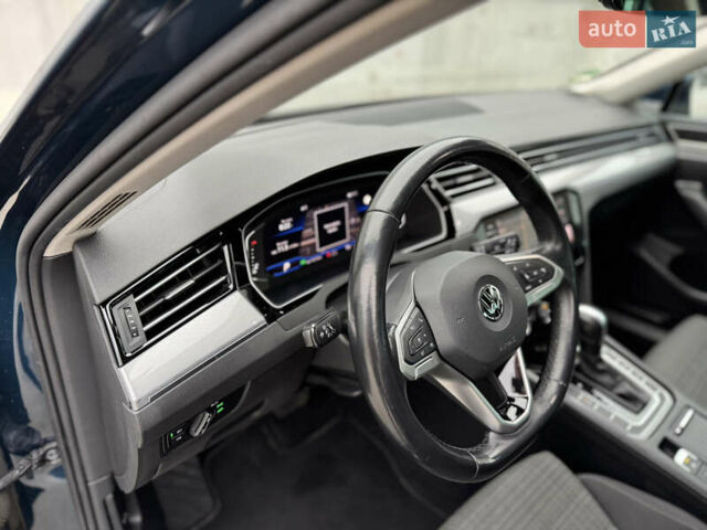 Синий Фольксваген Пассат, объемом двигателя 2 л и пробегом 249 тыс. км за 23300 $, фото 30 на Automoto.ua